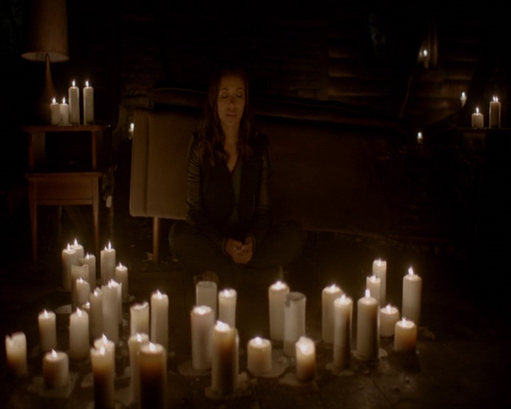 VampireDiaries-dot-nl_VampireDiaries-8x13TheLiesWillCatchUpToYou2114.jpg