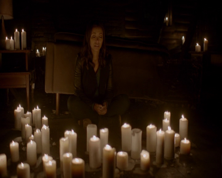 VampireDiaries-dot-nl_VampireDiaries-8x13TheLiesWillCatchUpToYou2117.jpg