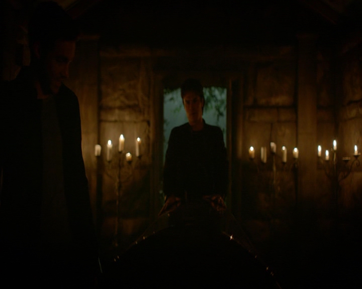 VampireDiaries-dot-nl_VampireDiaries-8x13TheLiesWillCatchUpToYou2243.jpg