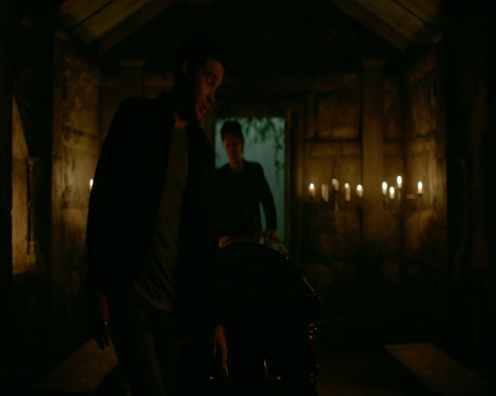 VampireDiaries-dot-nl_VampireDiaries-8x13TheLiesWillCatchUpToYou2254.jpg