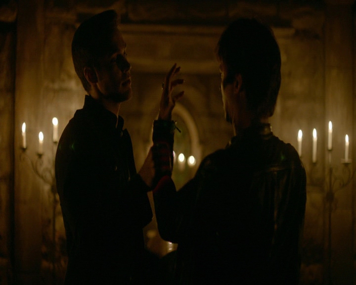 VampireDiaries-dot-nl_VampireDiaries-8x13TheLiesWillCatchUpToYou2269.jpg