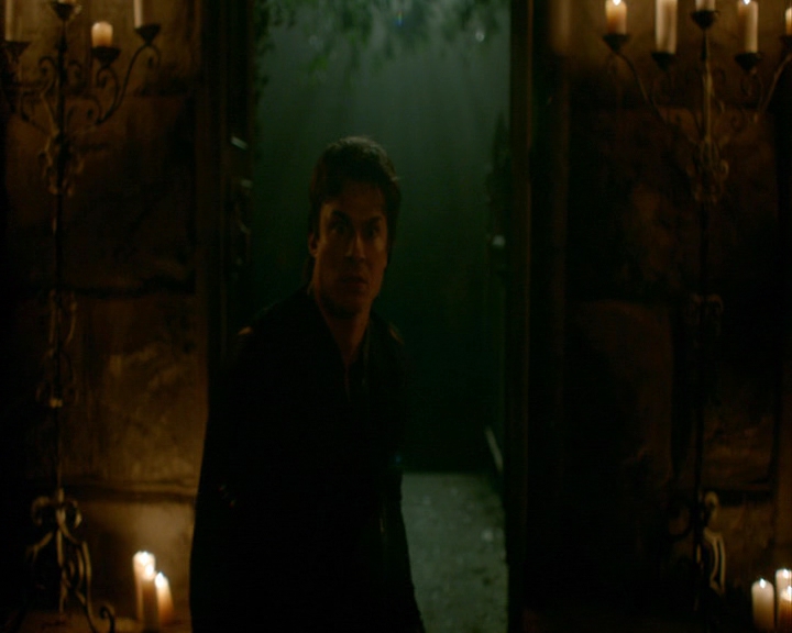 VampireDiaries-dot-nl_VampireDiaries-8x13TheLiesWillCatchUpToYou2304.jpg