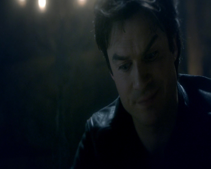 VampireDiaries-dot-nl_VampireDiaries-8x14ItsBeenAHellOfARide0016.jpg