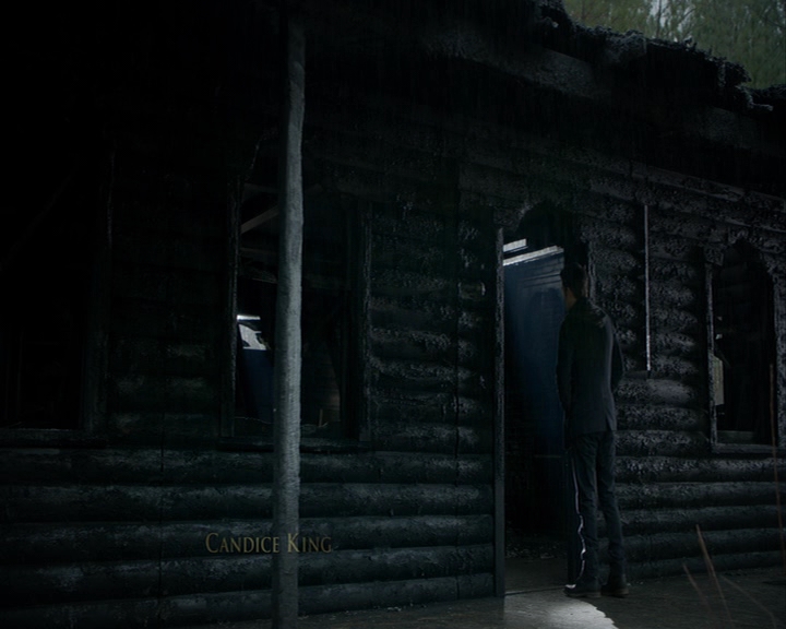 VampireDiaries-dot-nl_VampireDiaries-8x14ItsBeenAHellOfARide0079.jpg