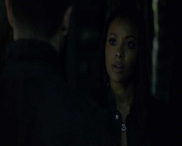 VampireDiaries-dot-nl_VampireDiaries-8x14ItsBeenAHellOfARide0131.jpg