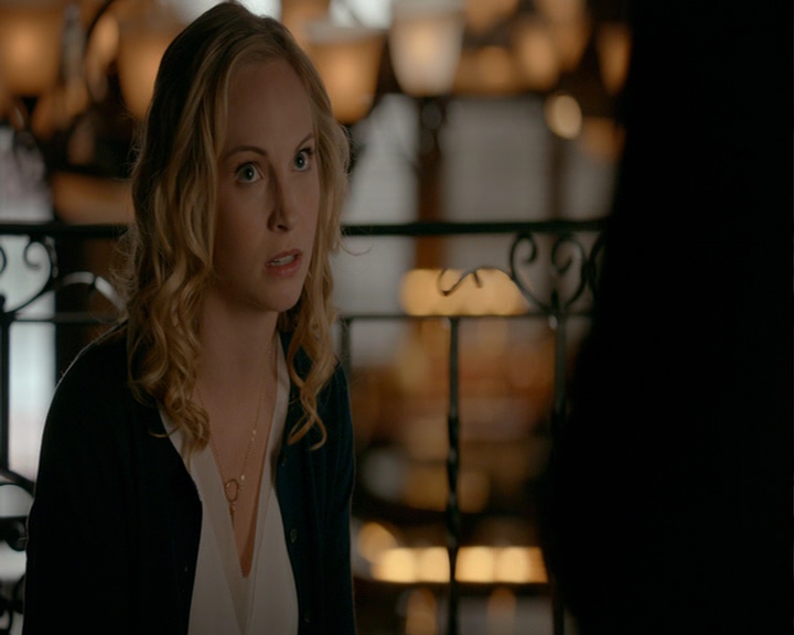 VampireDiaries-dot-nl_VampireDiaries-8x14ItsBeenAHellOfARide0471.jpg