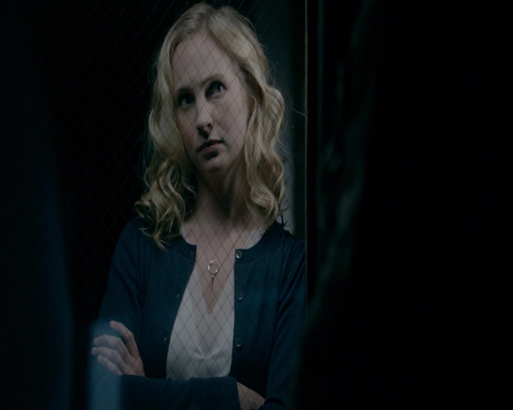 VampireDiaries-dot-nl_VampireDiaries-8x14ItsBeenAHellOfARide0529.jpg