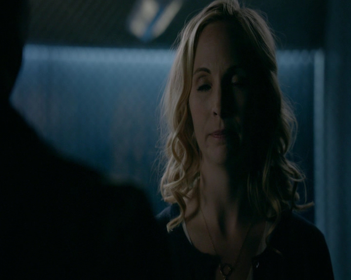 VampireDiaries-dot-nl_VampireDiaries-8x14ItsBeenAHellOfARide0550.jpg