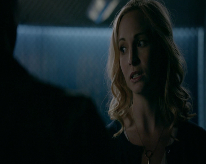 VampireDiaries-dot-nl_VampireDiaries-8x14ItsBeenAHellOfARide0564.jpg