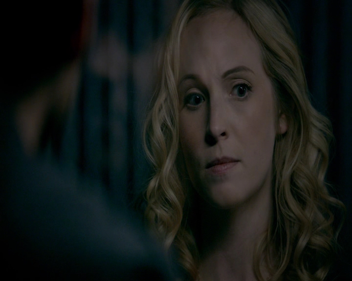 VampireDiaries-dot-nl_VampireDiaries-8x14ItsBeenAHellOfARide0594.jpg