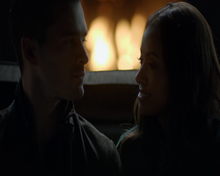 VampireDiaries-dot-nl_VampireDiaries-8x14ItsBeenAHellOfARide0636.jpg