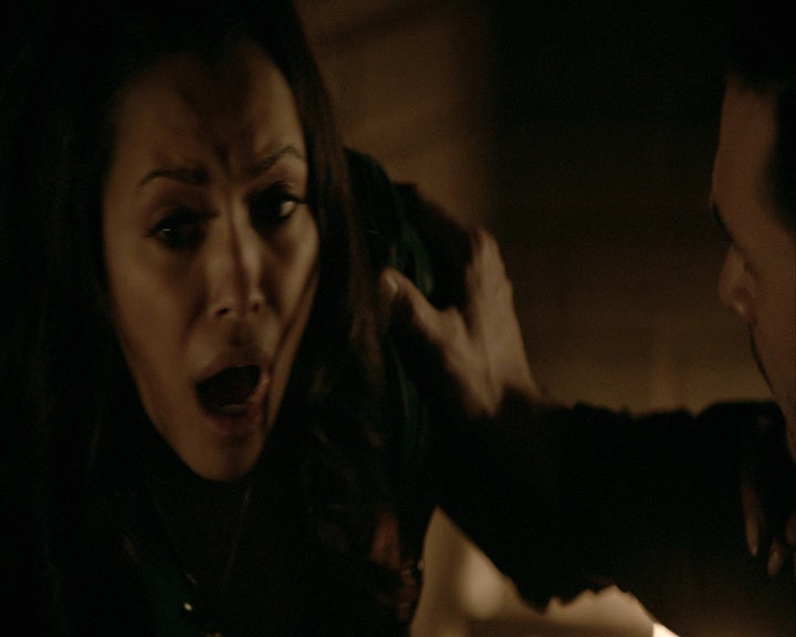 VampireDiaries-dot-nl_VampireDiaries-8x14ItsBeenAHellOfARide1143.jpg