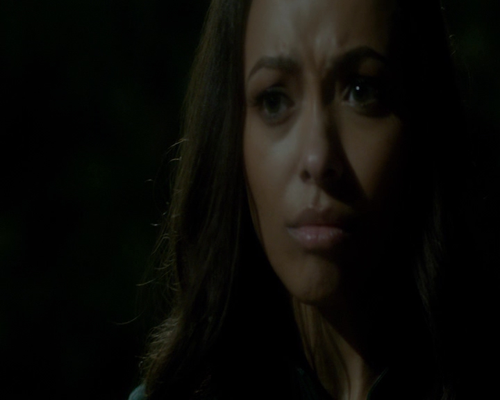 VampireDiaries-dot-nl_VampireDiaries-8x14ItsBeenAHellOfARide1597.jpg