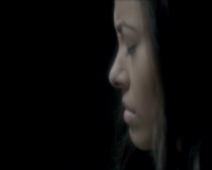 VampireDiaries-dot-nl_VampireDiaries-8x14ItsBeenAHellOfARide1600.jpg