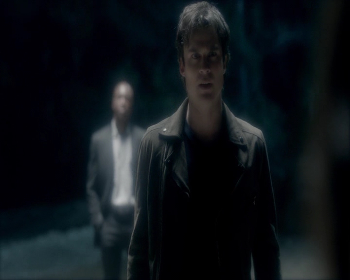 VampireDiaries-dot-nl_VampireDiaries-8x14ItsBeenAHellOfARide1604.jpg