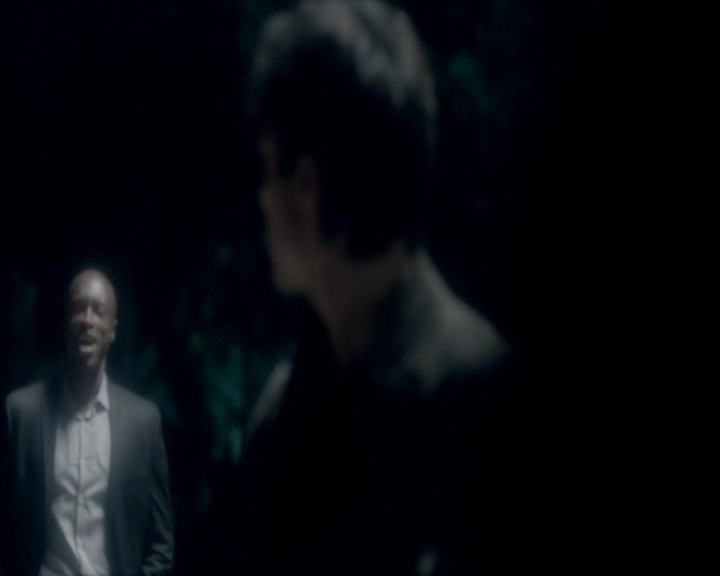 VampireDiaries-dot-nl_VampireDiaries-8x14ItsBeenAHellOfARide1608.jpg