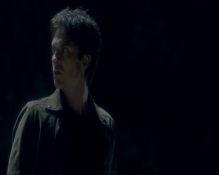 VampireDiaries-dot-nl_VampireDiaries-8x14ItsBeenAHellOfARide1610.jpg