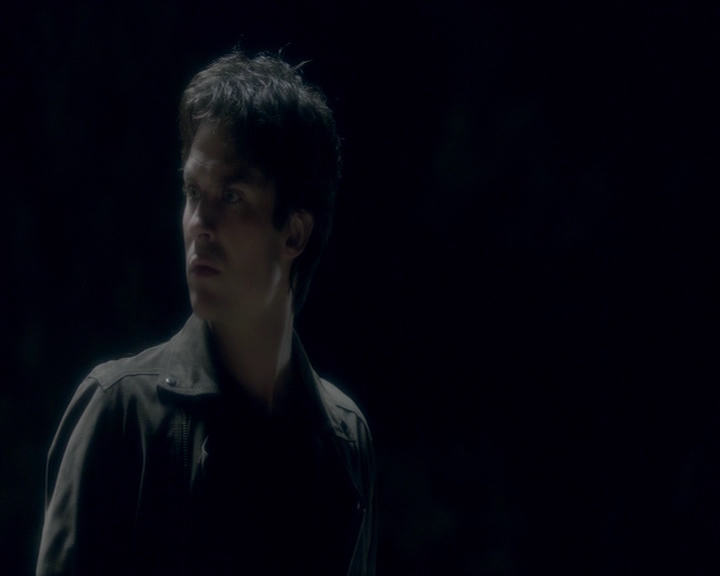 VampireDiaries-dot-nl_VampireDiaries-8x14ItsBeenAHellOfARide1611.jpg