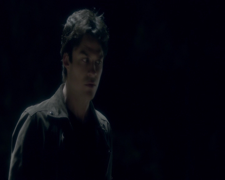 VampireDiaries-dot-nl_VampireDiaries-8x14ItsBeenAHellOfARide1612.jpg