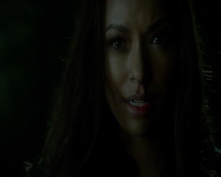 VampireDiaries-dot-nl_VampireDiaries-8x14ItsBeenAHellOfARide1721.jpg