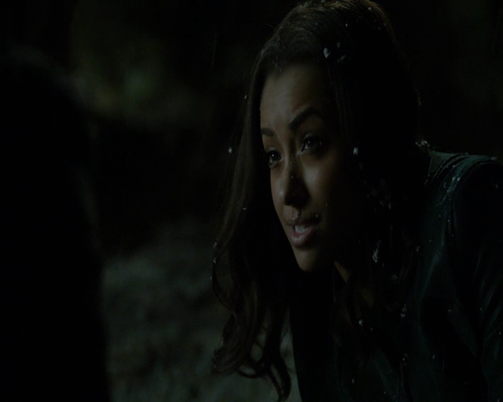 VampireDiaries-dot-nl_VampireDiaries-8x14ItsBeenAHellOfARide1780.jpg