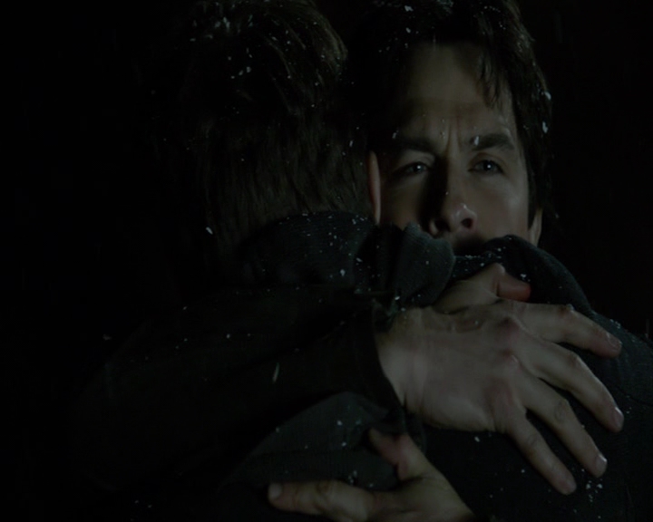 VampireDiaries-dot-nl_VampireDiaries-8x14ItsBeenAHellOfARide1824.jpg