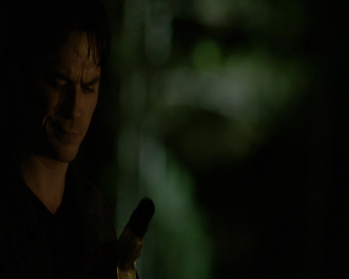 VampireDiaries-dot-nl_VampireDiaries-8x14ItsBeenAHellOfARide1833.jpg