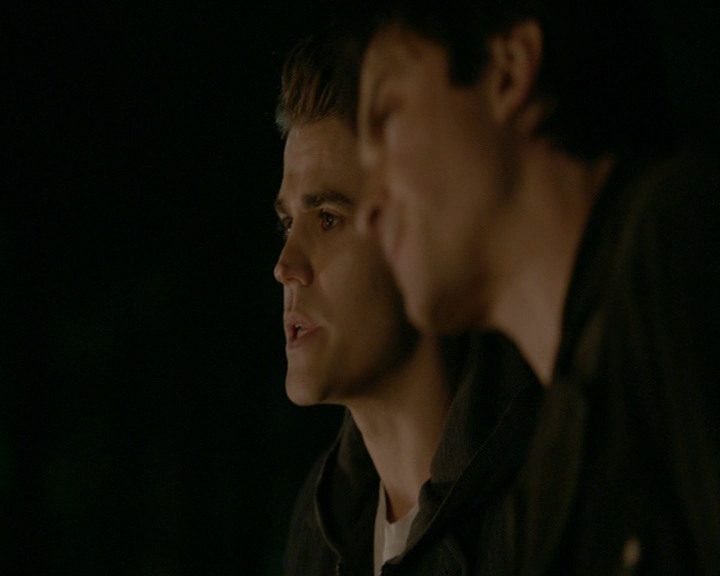 VampireDiaries-dot-nl_VampireDiaries-8x14ItsBeenAHellOfARide1845.jpg