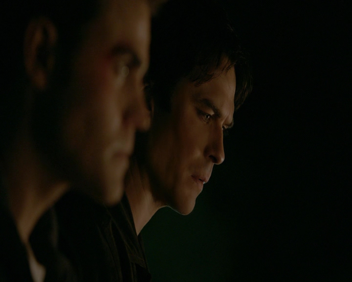 VampireDiaries-dot-nl_VampireDiaries-8x14ItsBeenAHellOfARide1865.jpg