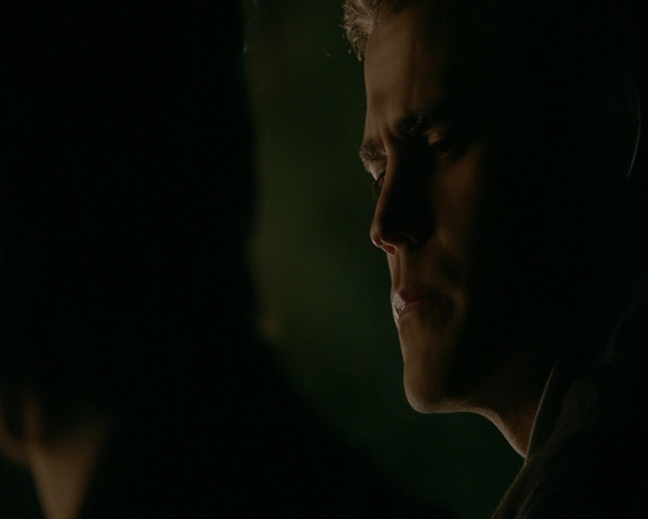 VampireDiaries-dot-nl_VampireDiaries-8x14ItsBeenAHellOfARide1917.jpg