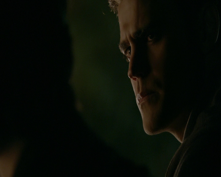 VampireDiaries-dot-nl_VampireDiaries-8x14ItsBeenAHellOfARide1937.jpg