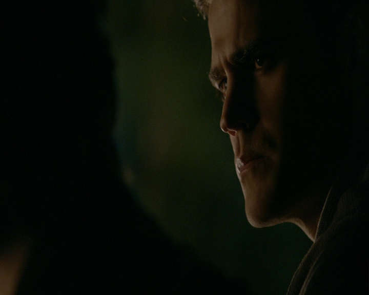 VampireDiaries-dot-nl_VampireDiaries-8x14ItsBeenAHellOfARide1942.jpg