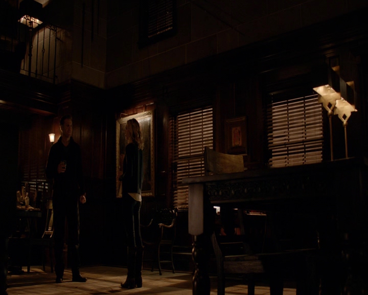 VampireDiaries-dot-nl_VampireDiaries-8x14ItsBeenAHellOfARide1976.jpg