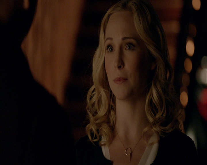 VampireDiaries-dot-nl_VampireDiaries-8x14ItsBeenAHellOfARide1982.jpg