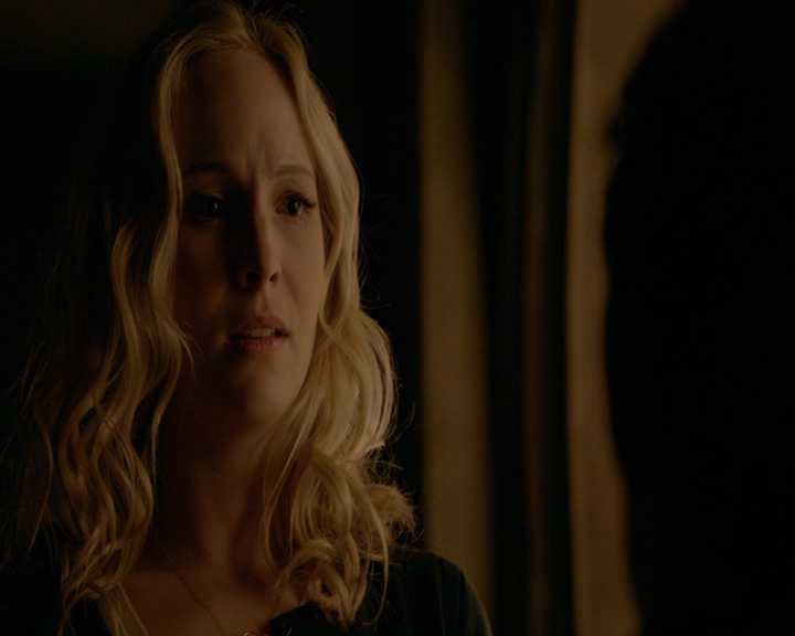 VampireDiaries-dot-nl_VampireDiaries-8x14ItsBeenAHellOfARide2041.jpg