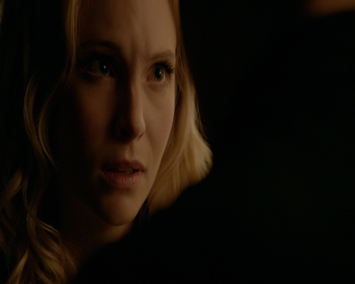 VampireDiaries-dot-nl_VampireDiaries-8x14ItsBeenAHellOfARide2073.jpg