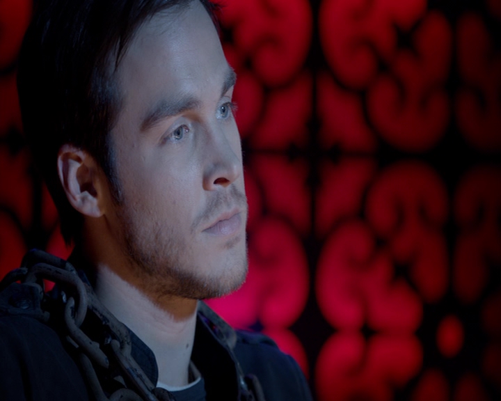 VampireDiaries-dot-nl_VampireDiaries-8x14ItsBeenAHellOfARide2158.jpg