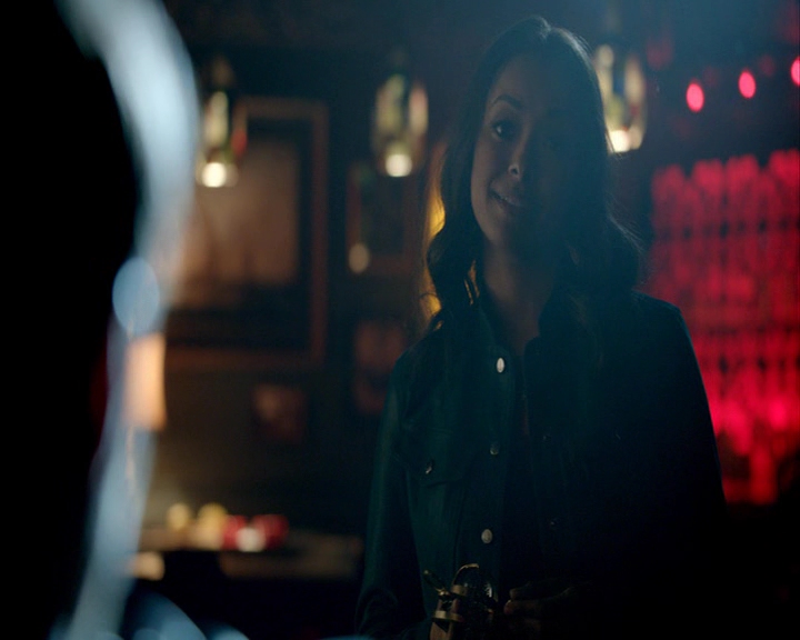 VampireDiaries-dot-nl_VampireDiaries-8x14ItsBeenAHellOfARide2159.jpg
