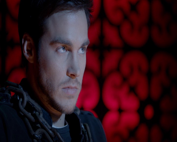 VampireDiaries-dot-nl_VampireDiaries-8x14ItsBeenAHellOfARide2173.jpg