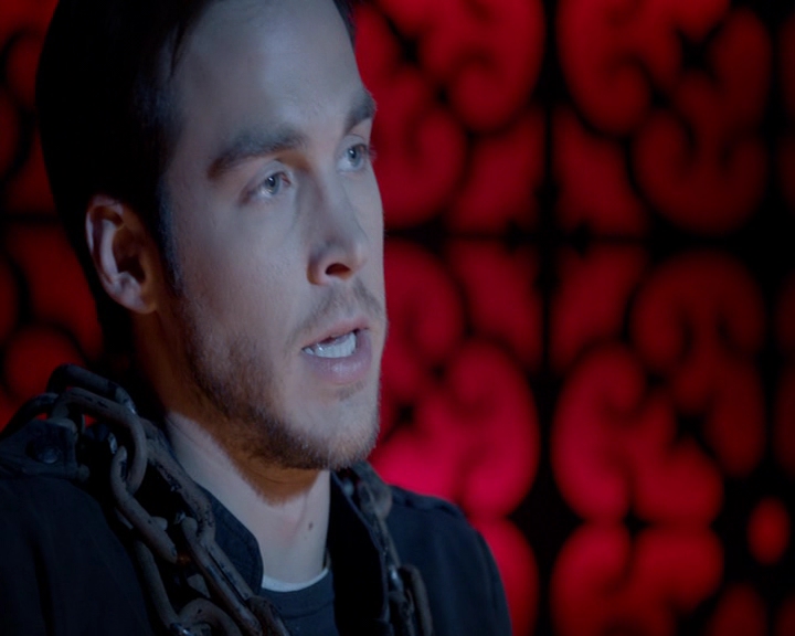 VampireDiaries-dot-nl_VampireDiaries-8x14ItsBeenAHellOfARide2183.jpg
