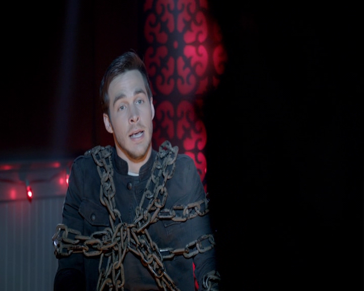 VampireDiaries-dot-nl_VampireDiaries-8x14ItsBeenAHellOfARide2185.jpg