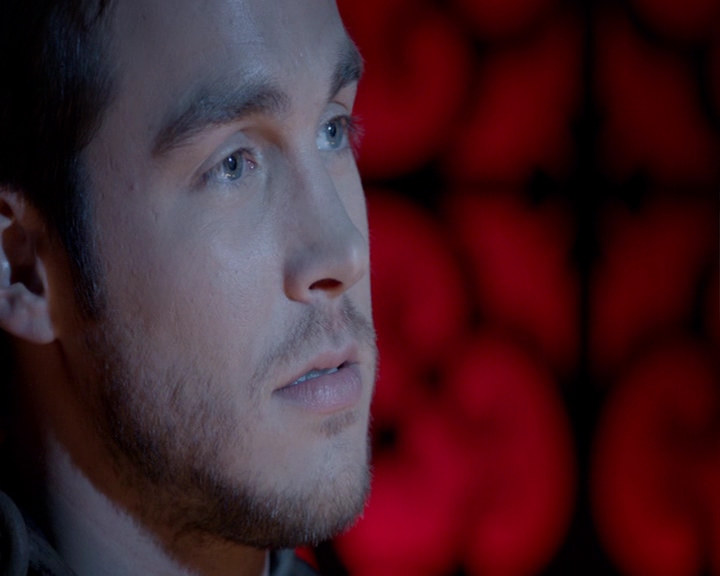 VampireDiaries-dot-nl_VampireDiaries-8x14ItsBeenAHellOfARide2226.jpg