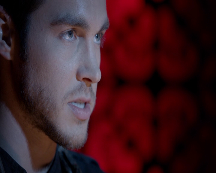 VampireDiaries-dot-nl_VampireDiaries-8x14ItsBeenAHellOfARide2236.jpg