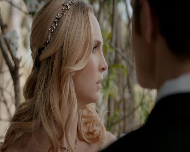 VampireDiaries-dot-nl_VampireDiaries-8x15WerePlanningAJuneWedding1517.jpg