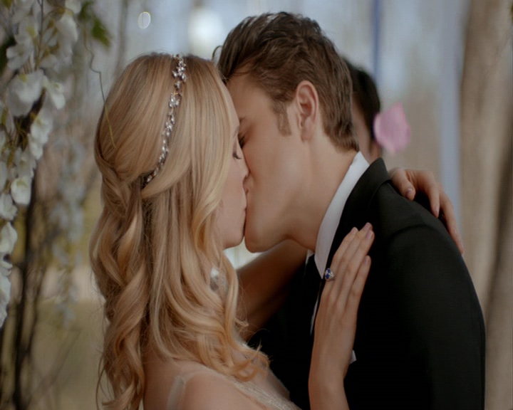 VampireDiaries-dot-nl_VampireDiaries-8x15WerePlanningAJuneWedding1704.jpg