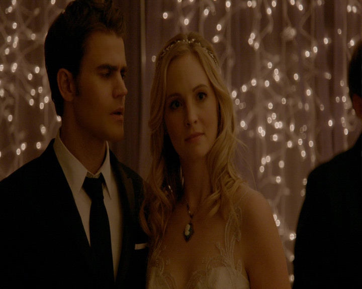 VampireDiaries-dot-nl_VampireDiaries-8x15WerePlanningAJuneWedding1920.jpg