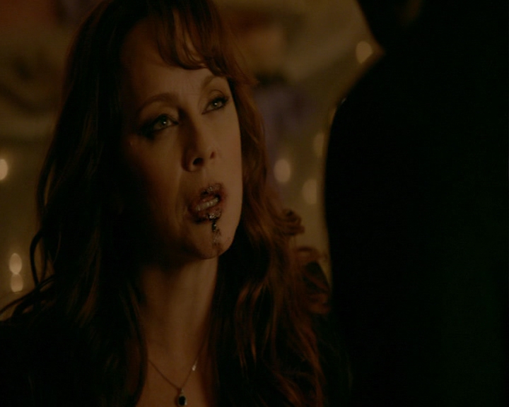 VampireDiaries-dot-nl_VampireDiaries-8x15WerePlanningAJuneWedding2205.jpg
