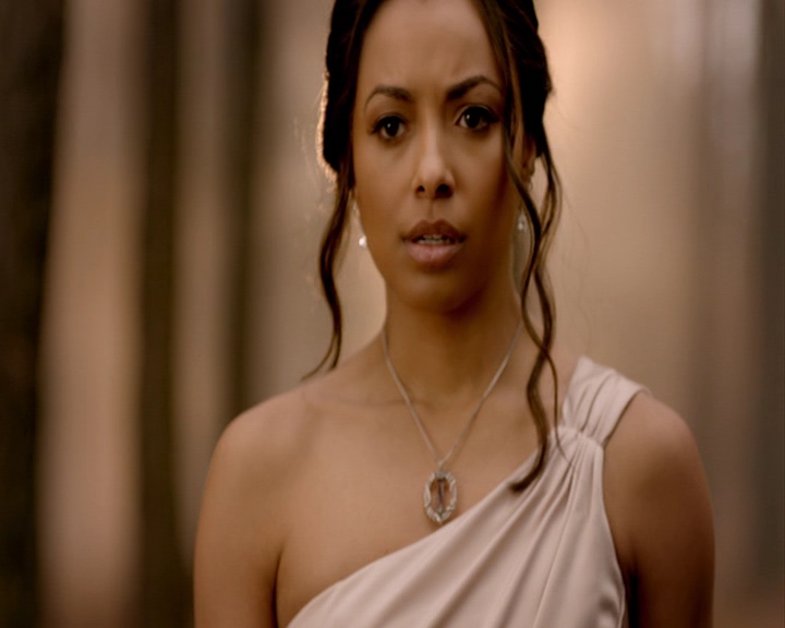 VampireDiaries-dot-nl_VampireDiaries-8x16IWasFeelingEpic0057.jpg