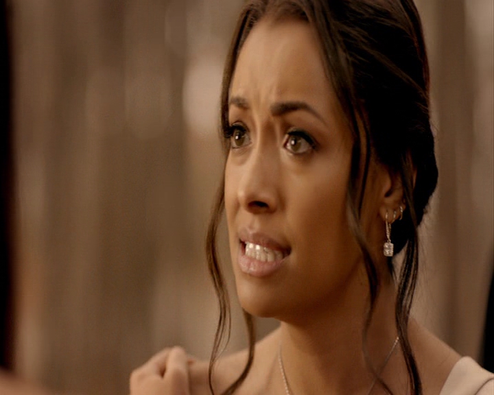 VampireDiaries-dot-nl_VampireDiaries-8x16IWasFeelingEpic0093.jpg