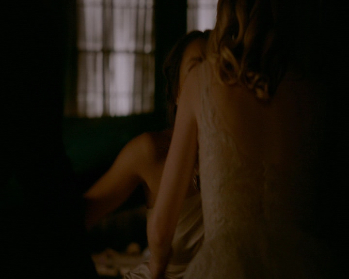 VampireDiaries-dot-nl_VampireDiaries-8x16IWasFeelingEpic0124.jpg